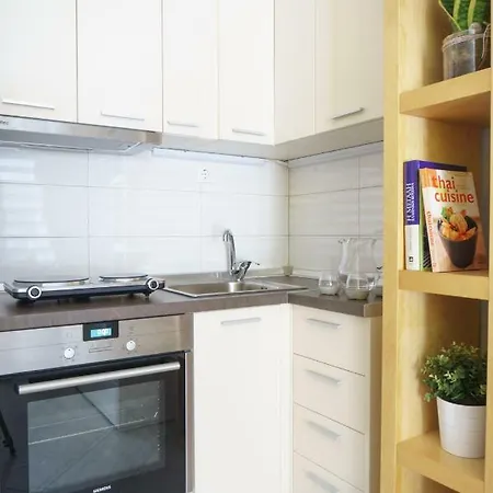 The White Rabbit Studio Apt In Center Апартаменты *