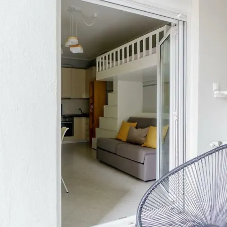 The White Rabbit Studio Apt In Center *