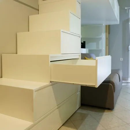 The White Rabbit Studio Apt In Center *